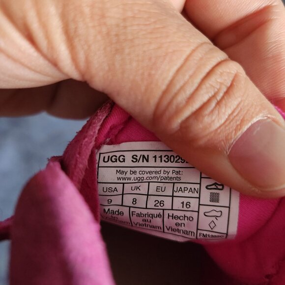 UGG shoes for a Toddler Girl Size 9 - Picture 7 of 7